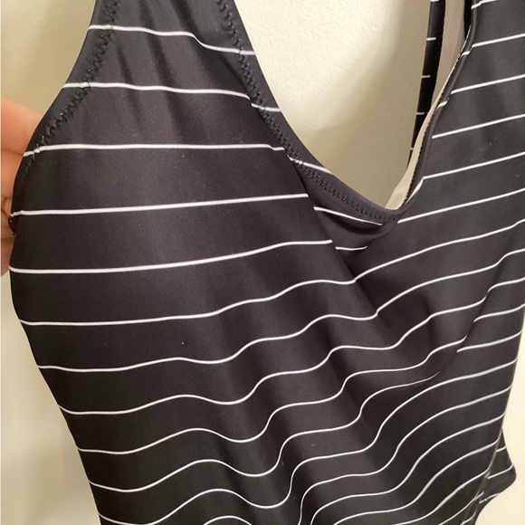 025 Zyia Size L bathing suit - Picture 4 of 4